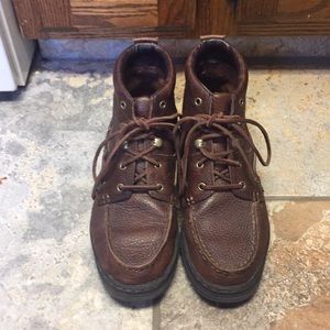 Women’s Justin chuckas